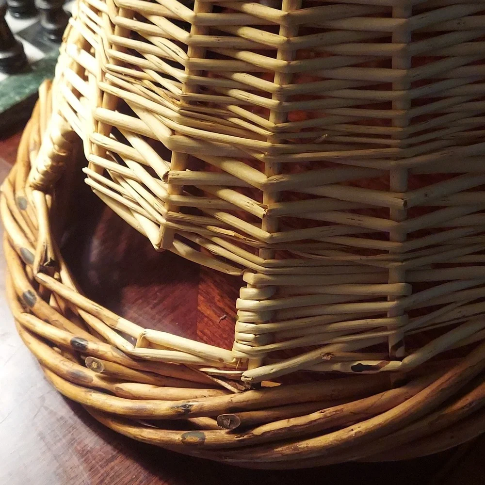 FRENCH LAUNDRY WOVEN WICKER BASKET - 24
